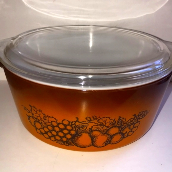 Vintage old orchard Pyrex casseroles. Set of 2 - Picture 2 of 14